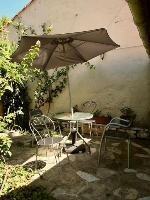 La Campagne Dans La Ville Narbonne Exterior photo